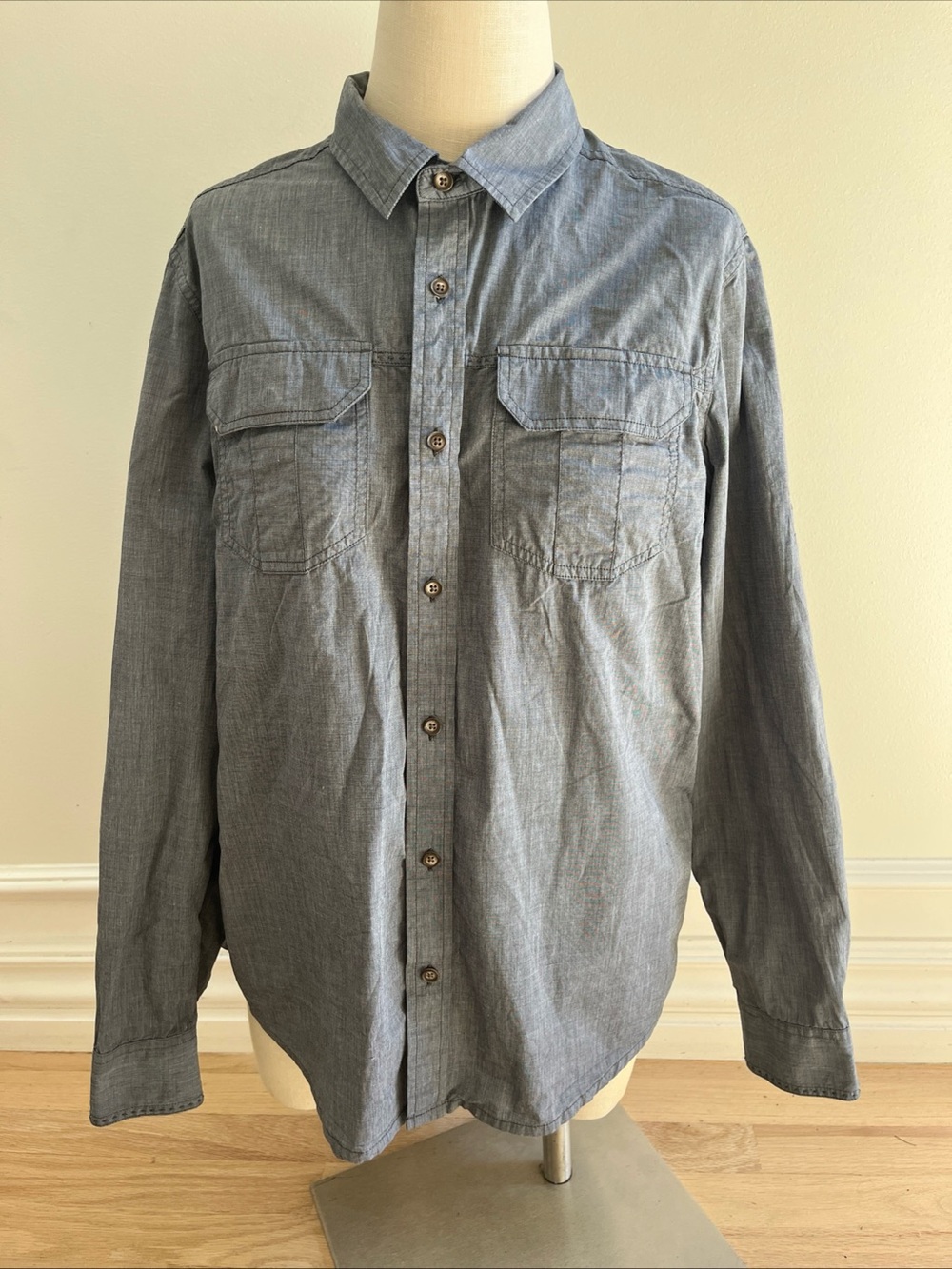 prAna Men's medium Slim Fit Casual Long-Sleeve Chambray Shirt — Gray